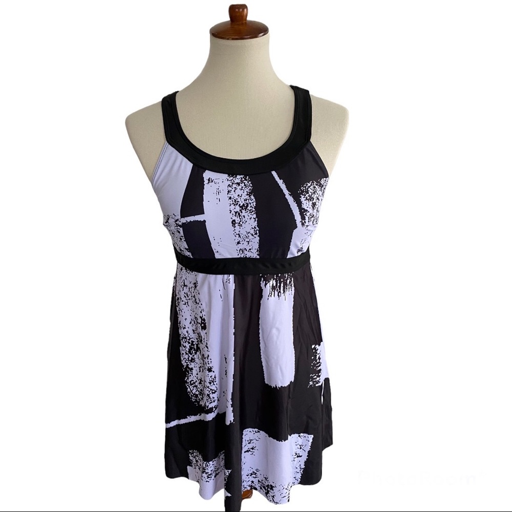 NEW! Boutique Black & White Tankini Swim Top